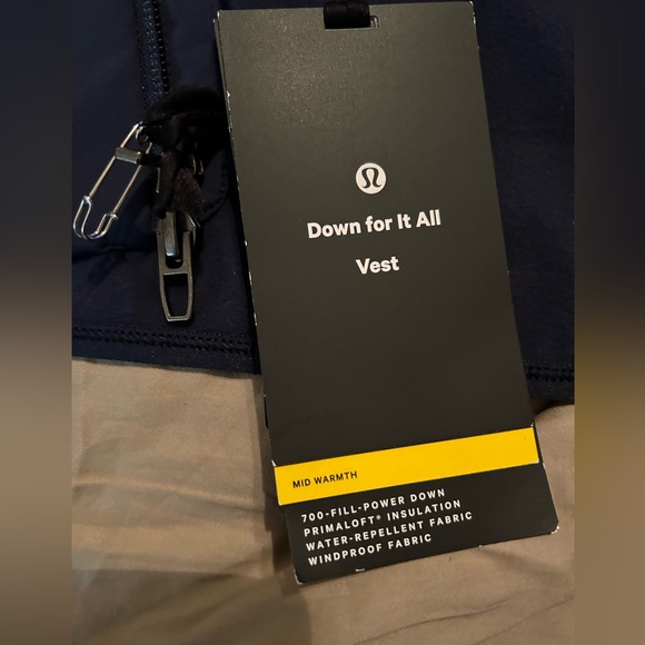 Lulu lemon men’s MEDIUM “Down For It All” Navy Blue puffer vest - Picture 5 of 7